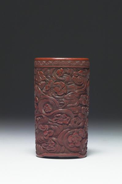 剔紅梅花水波紋筆筒