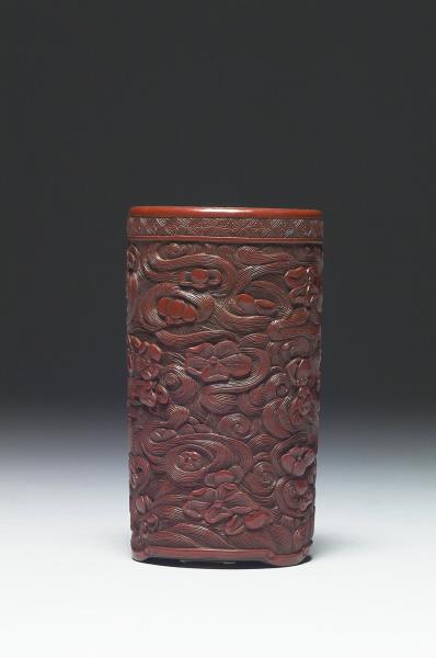 剔紅梅花水波紋筆筒