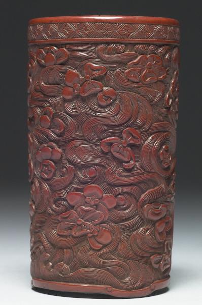 剔紅梅花水波紋筆筒