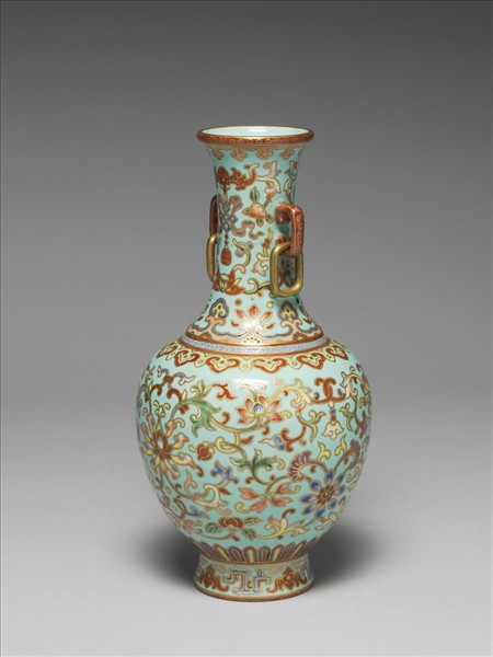 粉彩綠地描金番蓮紋雙耳瓶