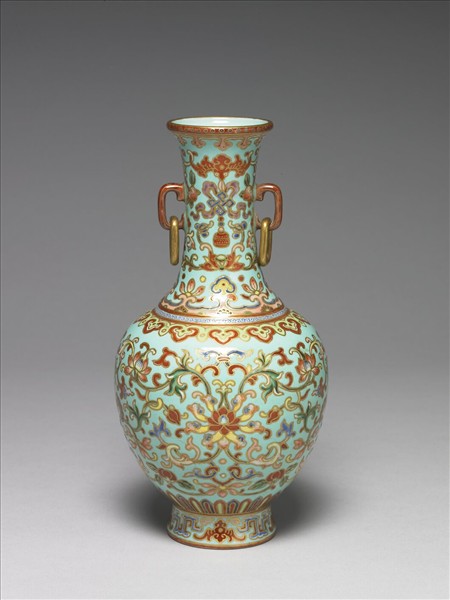 粉彩綠地描金番蓮紋雙耳瓶