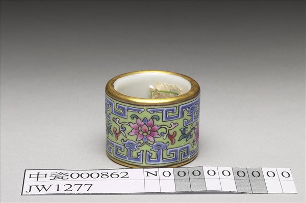 粉彩花卉紋扳指