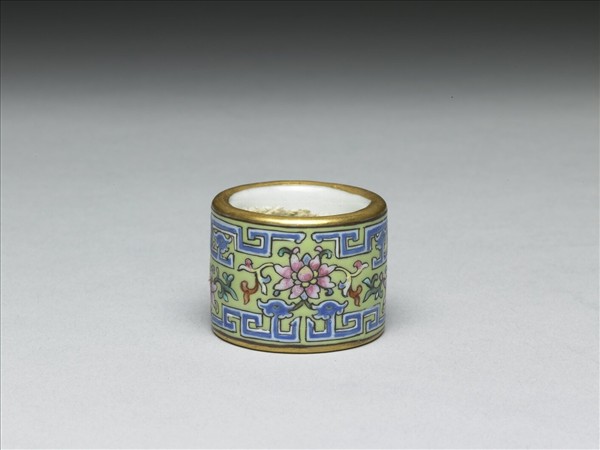粉彩花卉紋扳指