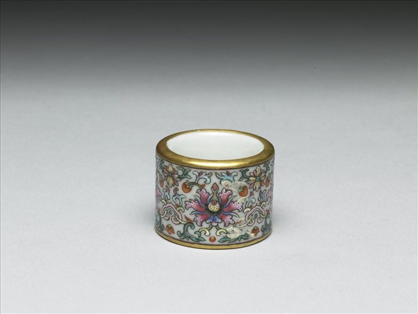 粉彩花卉紋扳指