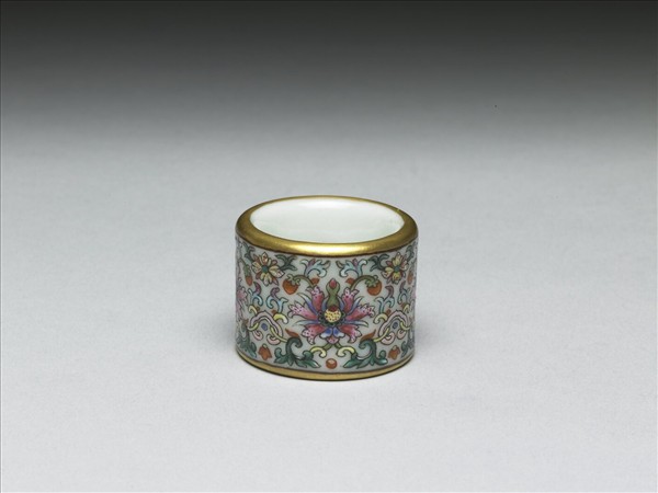 粉彩花卉紋扳指