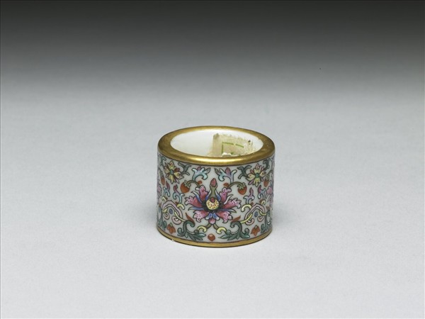 粉彩花卉紋扳指