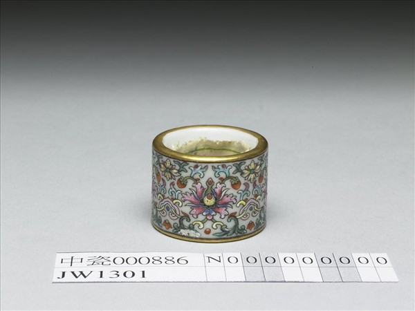 粉彩花卉紋扳指