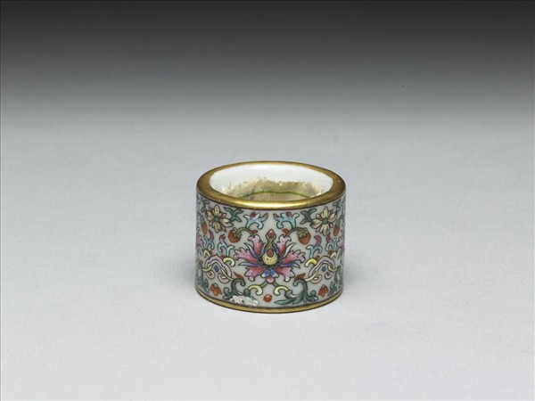 粉彩花卉紋扳指