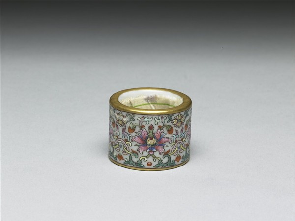 粉彩花卉紋扳指