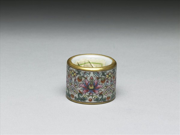 粉彩花卉紋扳指