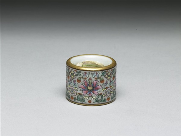 粉彩花卉紋扳指