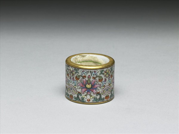 粉彩花卉紋扳指