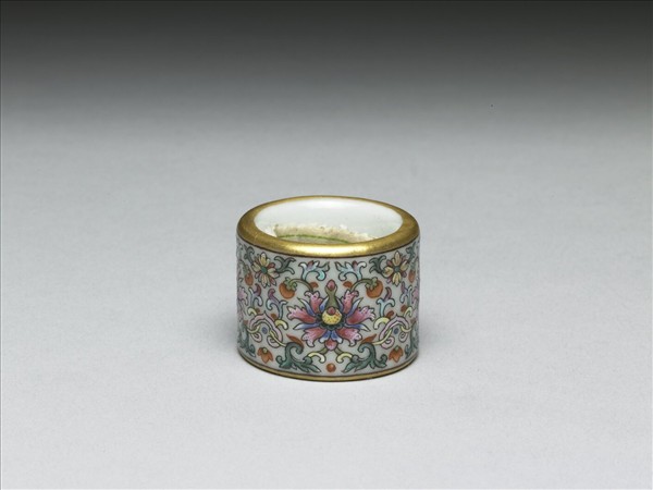 粉彩花卉紋扳指