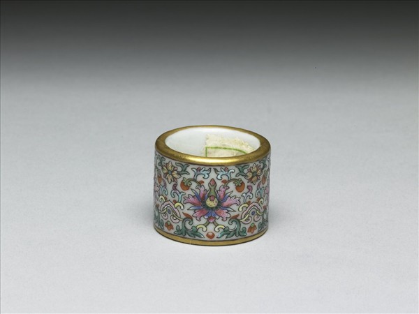 粉彩花卉紋扳指