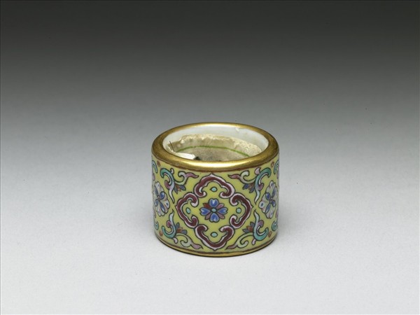 粉彩花卉紋扳指