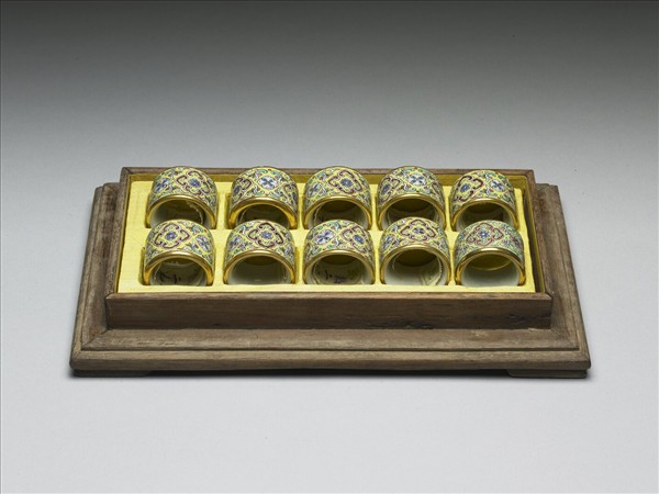 粉彩花卉紋扳指