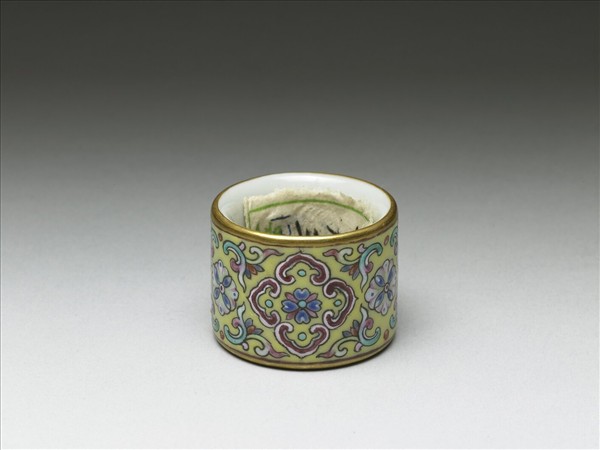 粉彩花卉紋扳指