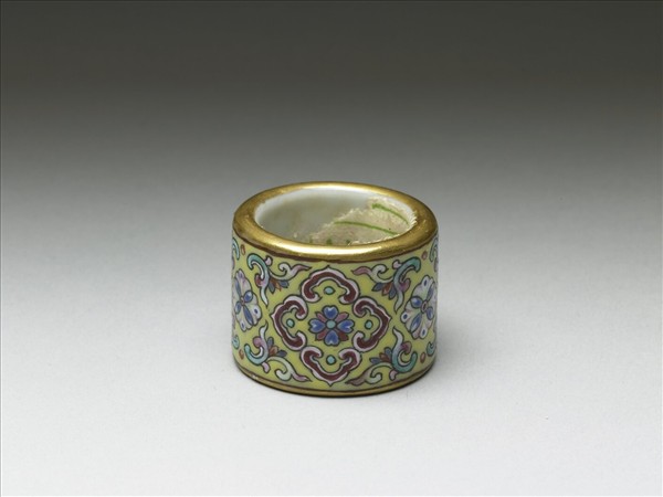 粉彩花卉紋扳指