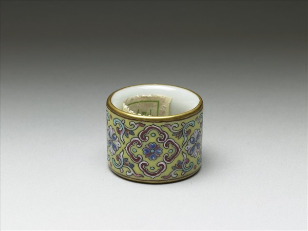 粉彩花卉紋扳指