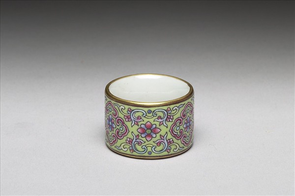 粉彩花卉紋扳指