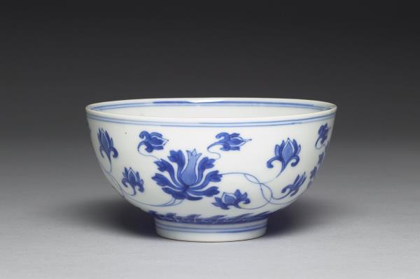 青花碗