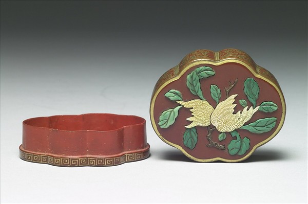 螺鈿佛手瓣式盒