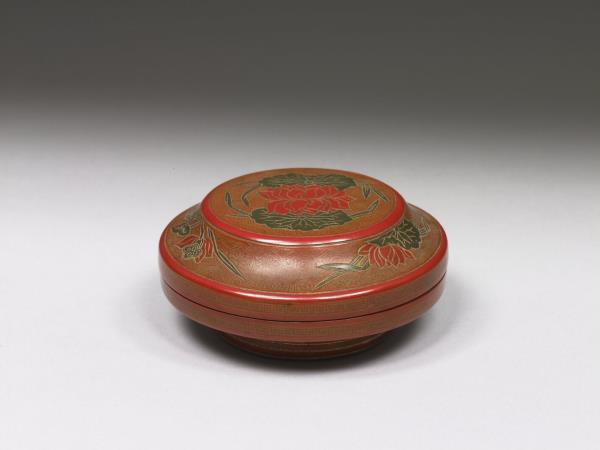 鎗金填漆荷花圓盒
