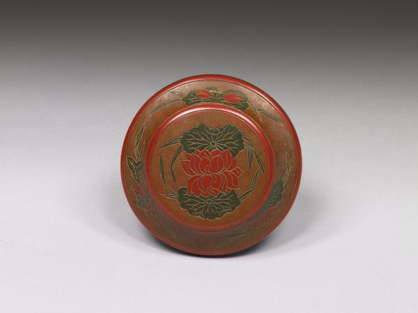 鎗金填漆荷花圓盒