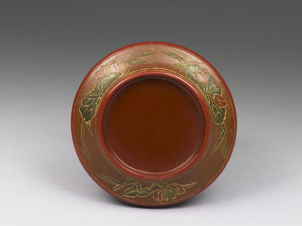 鎗金填漆荷花圓盒