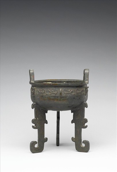 夔紋扁足鼎