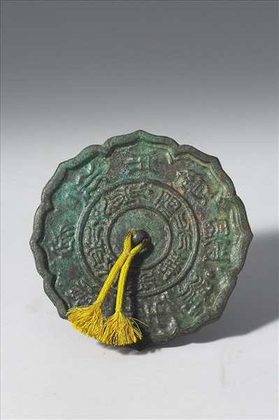 「福壽家安」菱花鏡