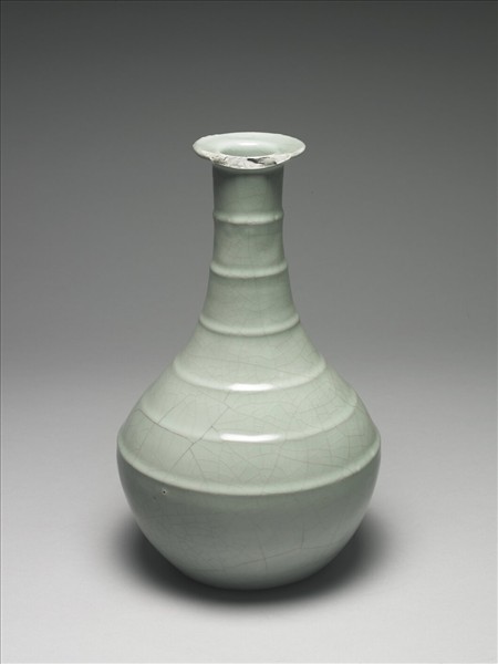 青瓷弦紋長頸瓶