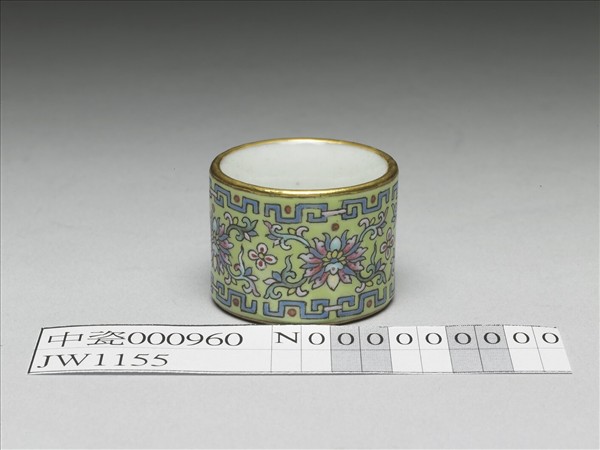 粉彩花卉紋扳指