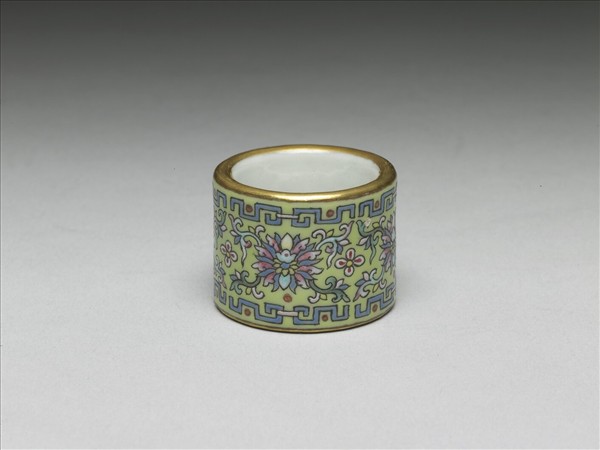 粉彩花卉紋扳指