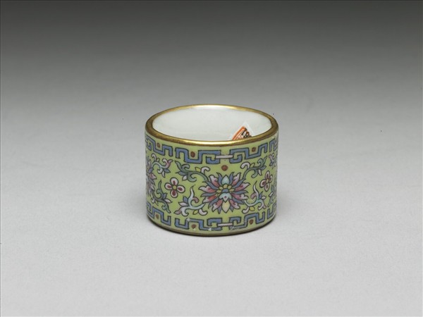 粉彩花卉紋扳指