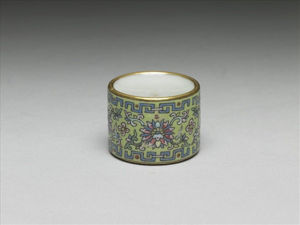 粉彩花卉紋扳指