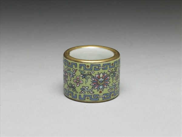 粉彩花卉紋扳指