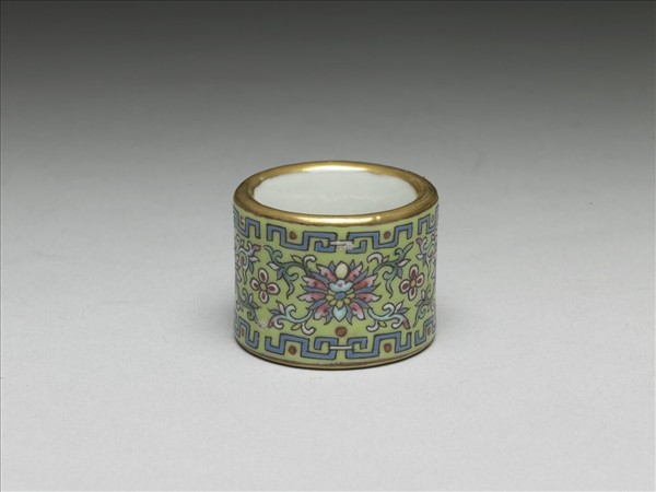 粉彩花卉紋扳指