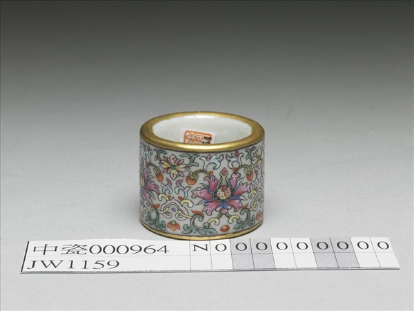 粉彩花卉紋扳指