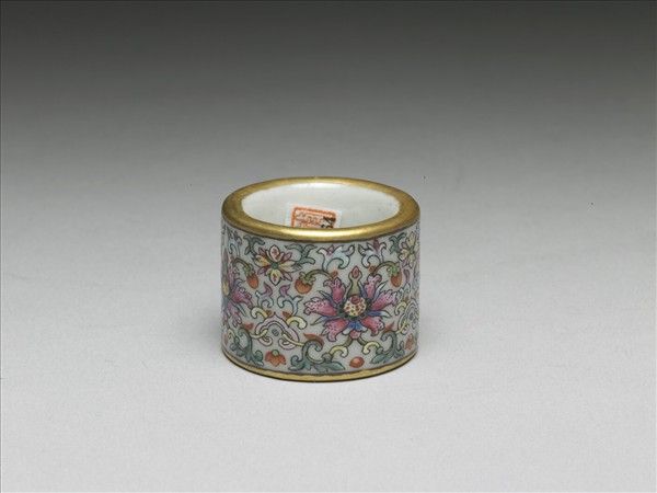 粉彩花卉紋扳指