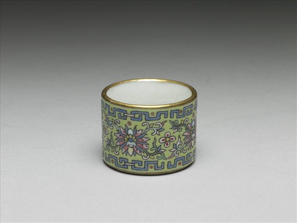 粉彩花卉紋扳指