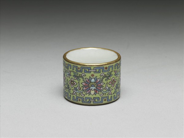 粉彩花卉紋扳指