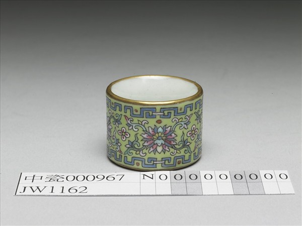 粉彩花卉紋扳指