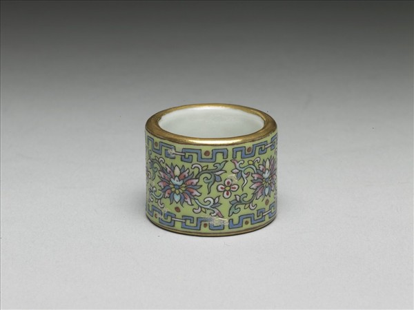 粉彩花卉紋扳指