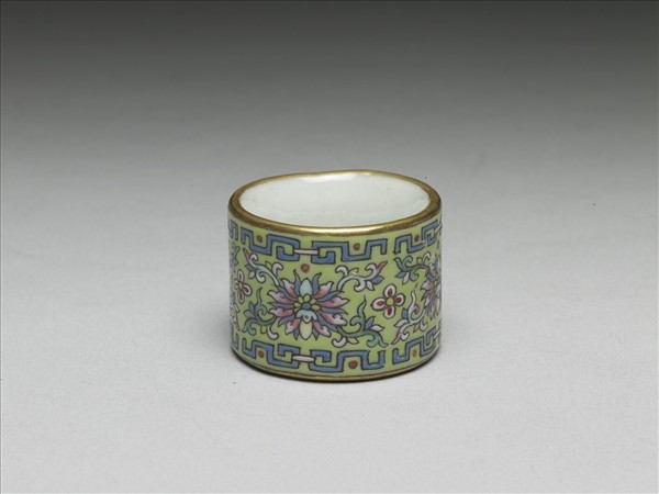 粉彩花卉紋扳指