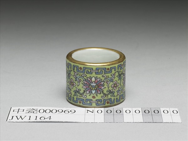 粉彩花卉紋扳指