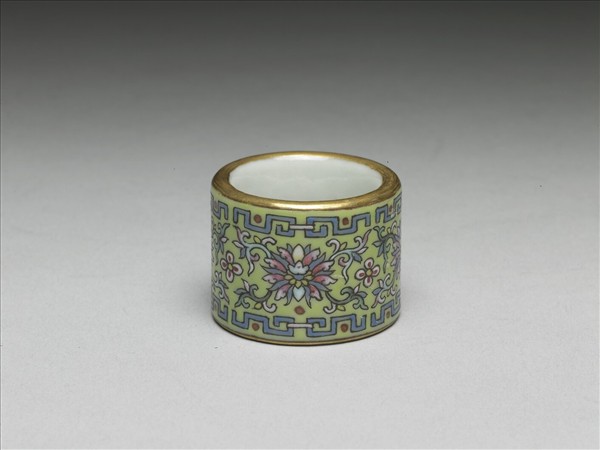 粉彩花卉紋扳指