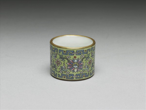 粉彩花卉紋扳指