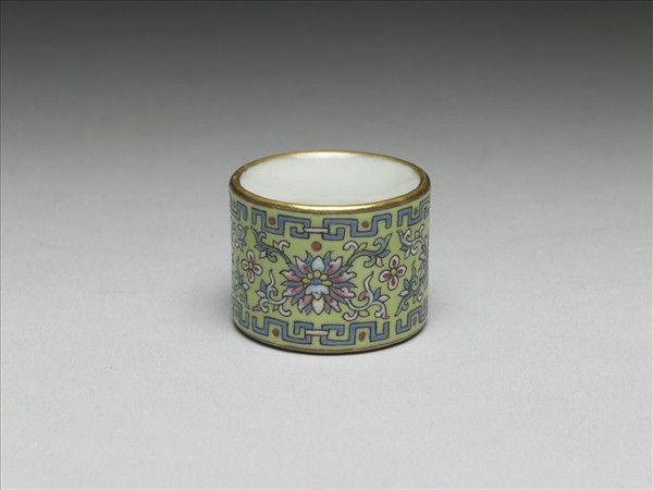 粉彩花卉紋扳指