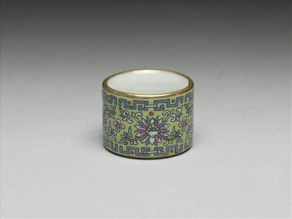 粉彩花卉紋扳指